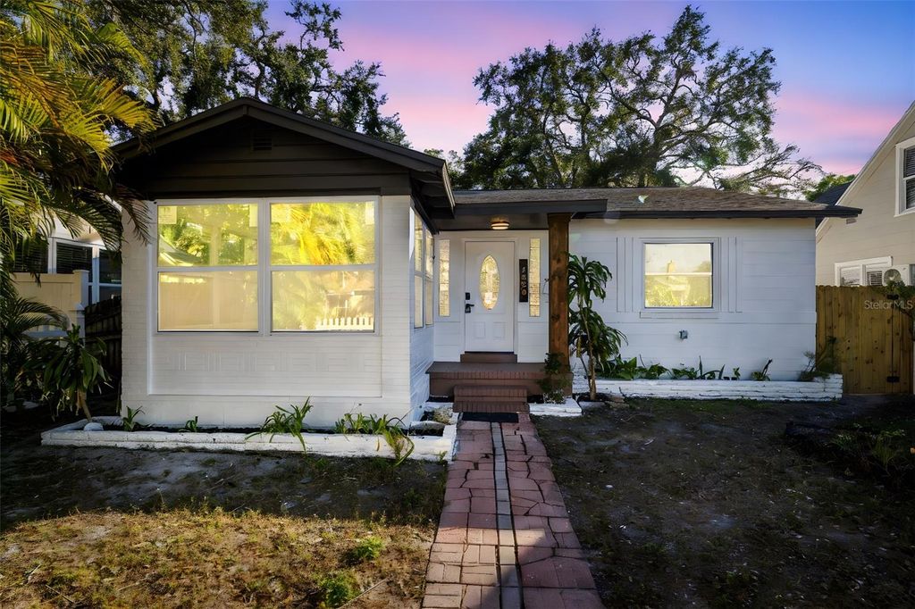 Photo of 1520 20th Avenue N, St Petersburg, FL 33704 (MLS # TB8457646)