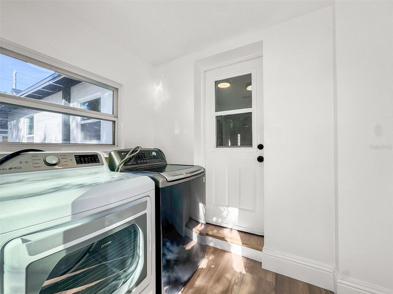 EUCLID GROVE - Residential