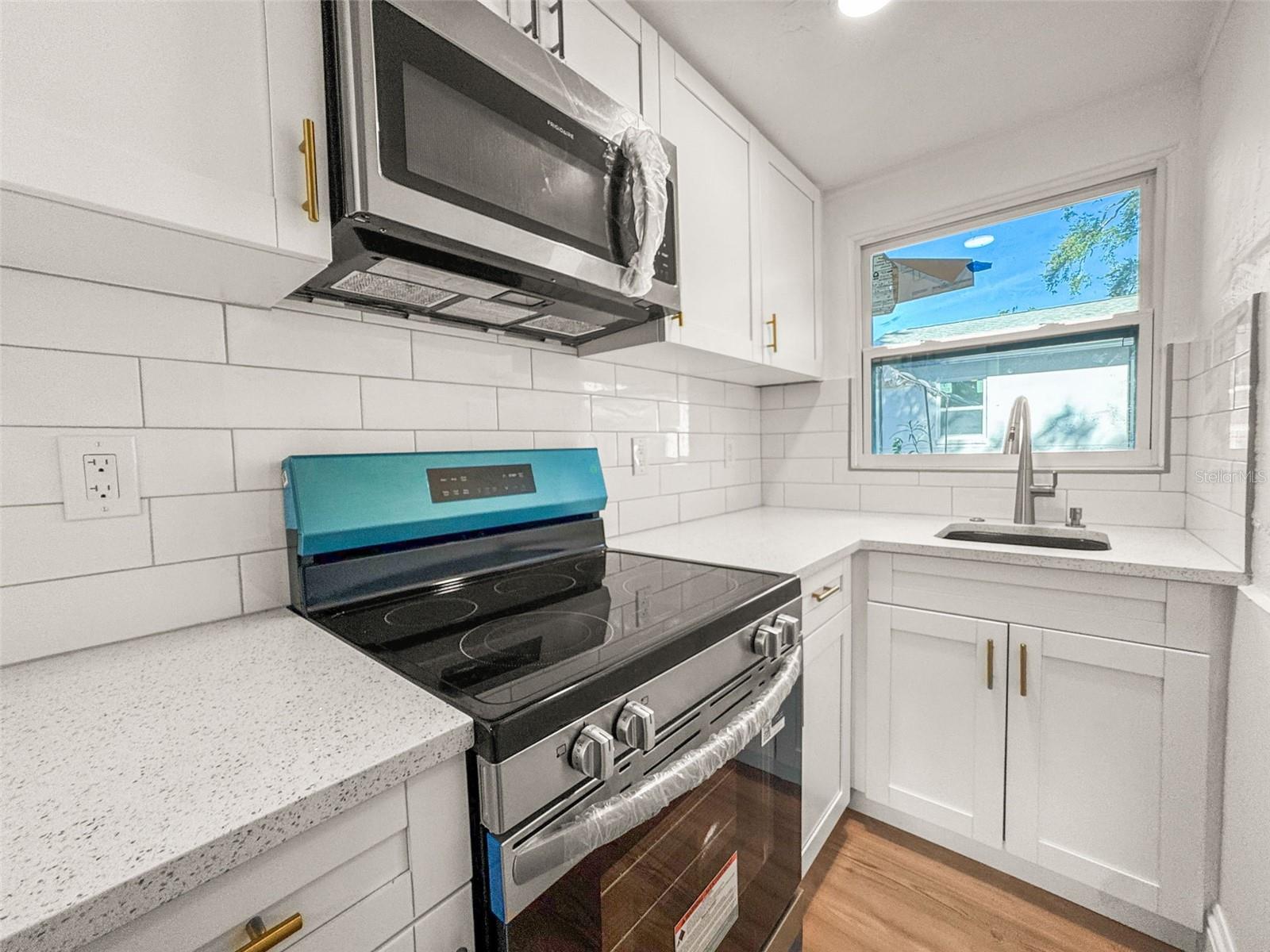 EUCLID GROVE - Residential