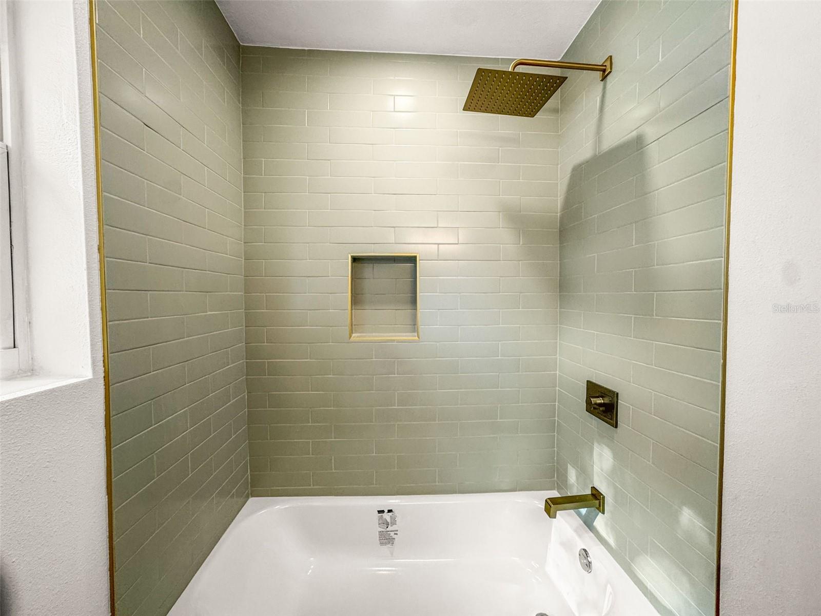 EUCLID GROVE - Residential