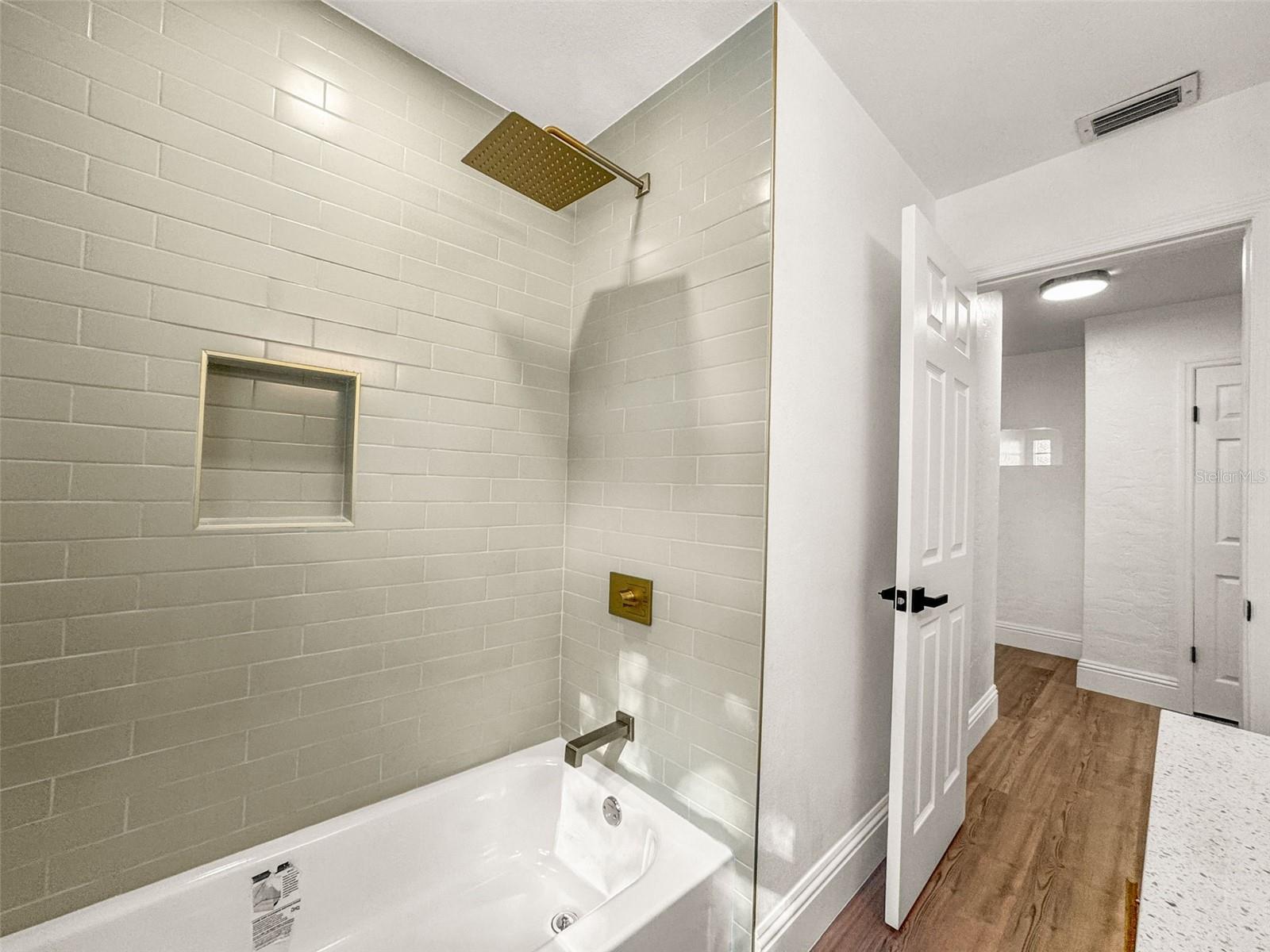 EUCLID GROVE - Residential