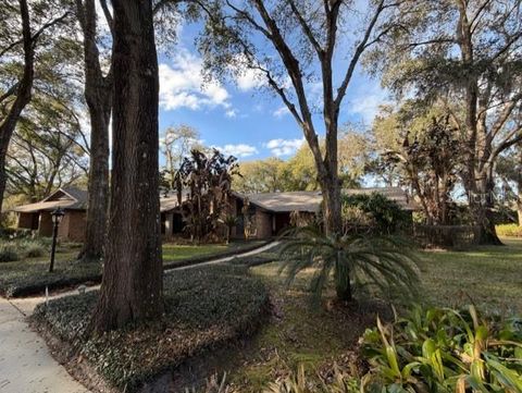 Photo of 110 Stone Post Road, Longwood, FL 32779 (MLS # O6381909)