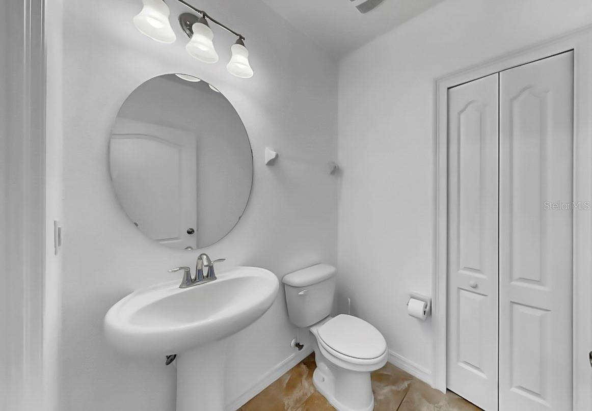 10012 NEWMINSTER LOOP