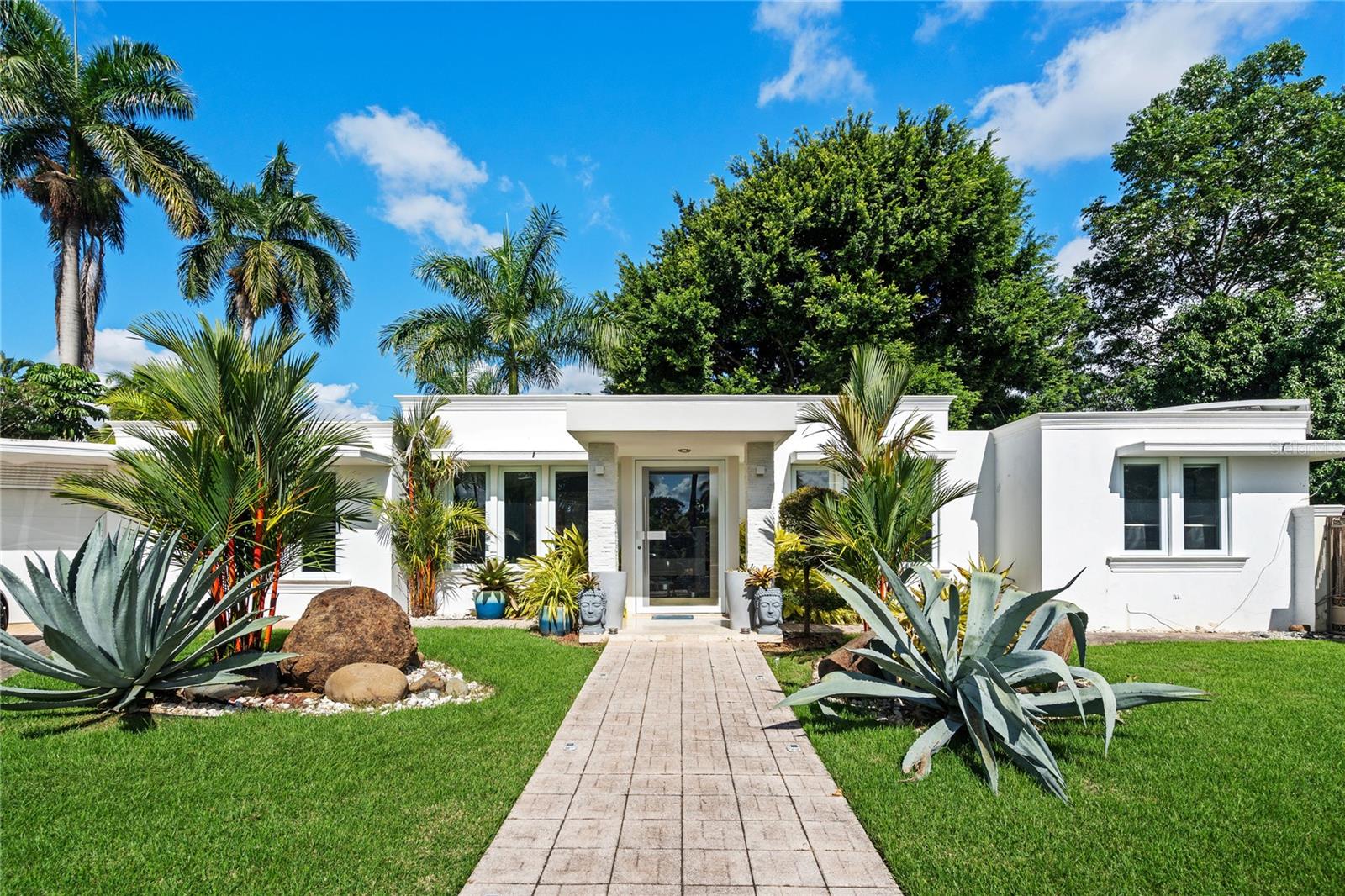 Urb. Extensión Santa María, San Juan, PR
This stunning single-story residence is located in a quiet cul-de-sac, ensuring privacy and tranquility. Set on a spacious 1,850 m² lot, the property features 6 bedrooms, a mezzanine, and 5.5 bathrooms.
The expansive master suite boasts its own living room, a mezzanine, a spacious bathroom with a walk-in closet, and direct access to the patio, offering a private retreat within the home.
Designed with lifestyle in mind, the residence includes two open terraces, swimming pool, and extra space that can be customized as a man cave, game room, or billiards area.
Energy efficiency and sustainability are key highlights, with solar panels, 3 Tesla batteries, a backup generator, and a solar water heater.
Extensión Santa María is one of San Juan’s most distinguished neighborhoods, the property benefits from dual access control, providing an added layer of security and exclusivity. Residents enjoy quick access to major roads, renowned schools, and premium services.
Don’t miss the opportunity to own this exceptional home. Contact us today for more information or to schedule a visit!
Price: $1,900,000
Jamie L. Báez Mercado
REALTOR®? | Lic. C-20115