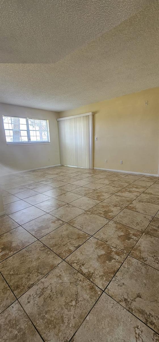 SILVER DOWNS - Residential Lease