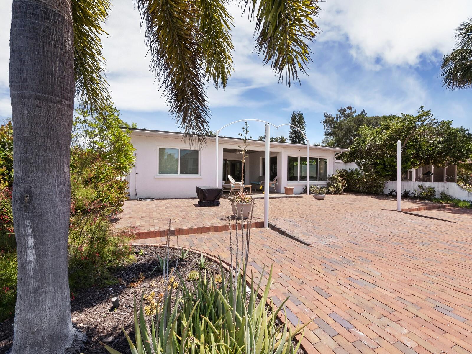 SAINT ARMANDS DIVISION JOHN RINGLING ESTS - Residential