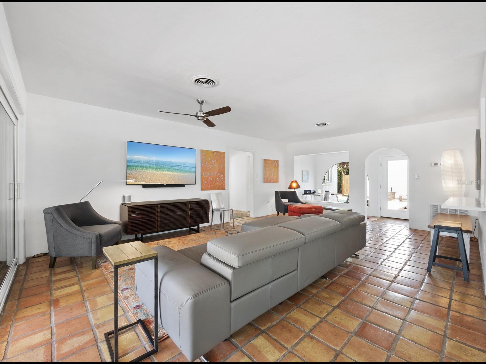 SAINT ARMANDS DIVISION JOHN RINGLING ESTS - Residential