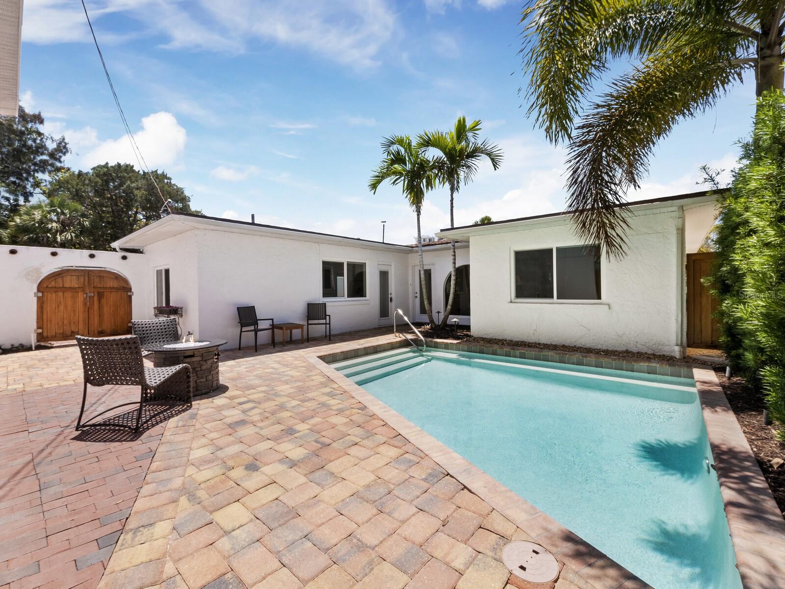 SAINT ARMANDS DIVISION JOHN RINGLING ESTS - Residential