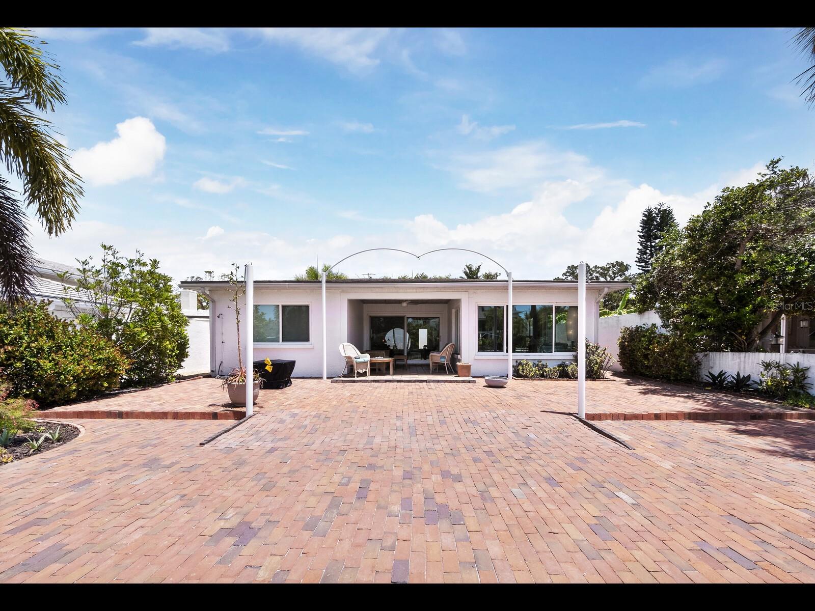 SAINT ARMANDS DIVISION JOHN RINGLING ESTS - Residential