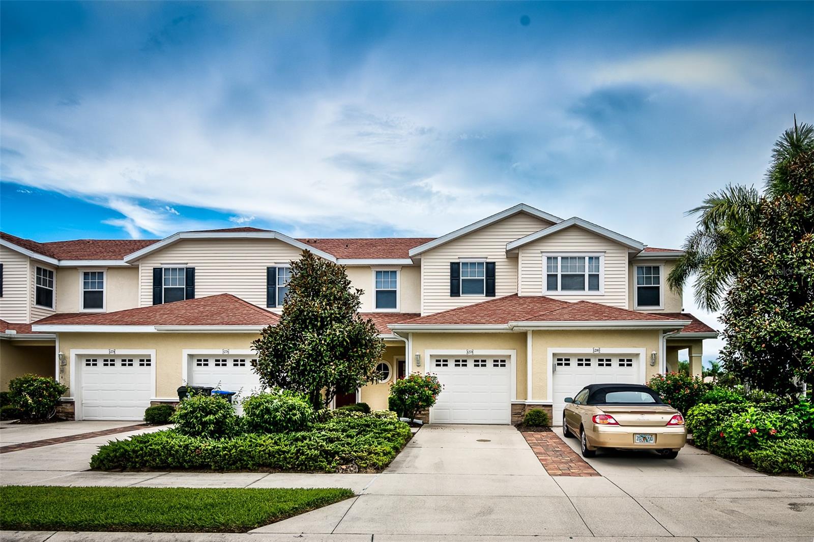 ANNUAL RENTAL: Experience the best of Florida living in this beautifully maintained 3-bedroom, 2.5-bath townhouse with a 1-car garage, located in the highly desirable Lakeside Plantation community. This stunning lakefront residence offers serene views of Florida’s natural habitat and a thoughtfully designed interior perfect for comfort and style.
The ground floor features elegant ceramic tile flooring, while the second floor has been upgraded with new luxury vinyl plank flooring. The kitchen boasts solid wood cabinetry, a large breakfast bar, recessed lighting, and connects seamlessly to the tiled living area—ideal for both relaxing and entertaining. Additional features include energy-efficient ceramic window tinting, fresh neutral paint throughout, and a spacious master suite complete with a tray ceiling, crown molding, and a walk-in closet.
Residents of Lakeside Plantation enjoy access to an impressive array of amenities, including:
A clubhouse with a heated Olympic-size swimming pool and spa,
Fitness center,
Billiards room and library with a fireplace,
Basketball and tennis courts,
Gazebo and playground.
Ideally situated in a quiet, well-maintained neighborhood, this home offers easy access to I-75, making commuting to Sarasota or Fort Myers a breeze. You’ll also find shopping, dining, golf courses, parks, and the beautiful beaches of Venice and Manasota Key just a short drive away.
Schedule your private tour today—this exceptional home is ready for immediate occupancy!