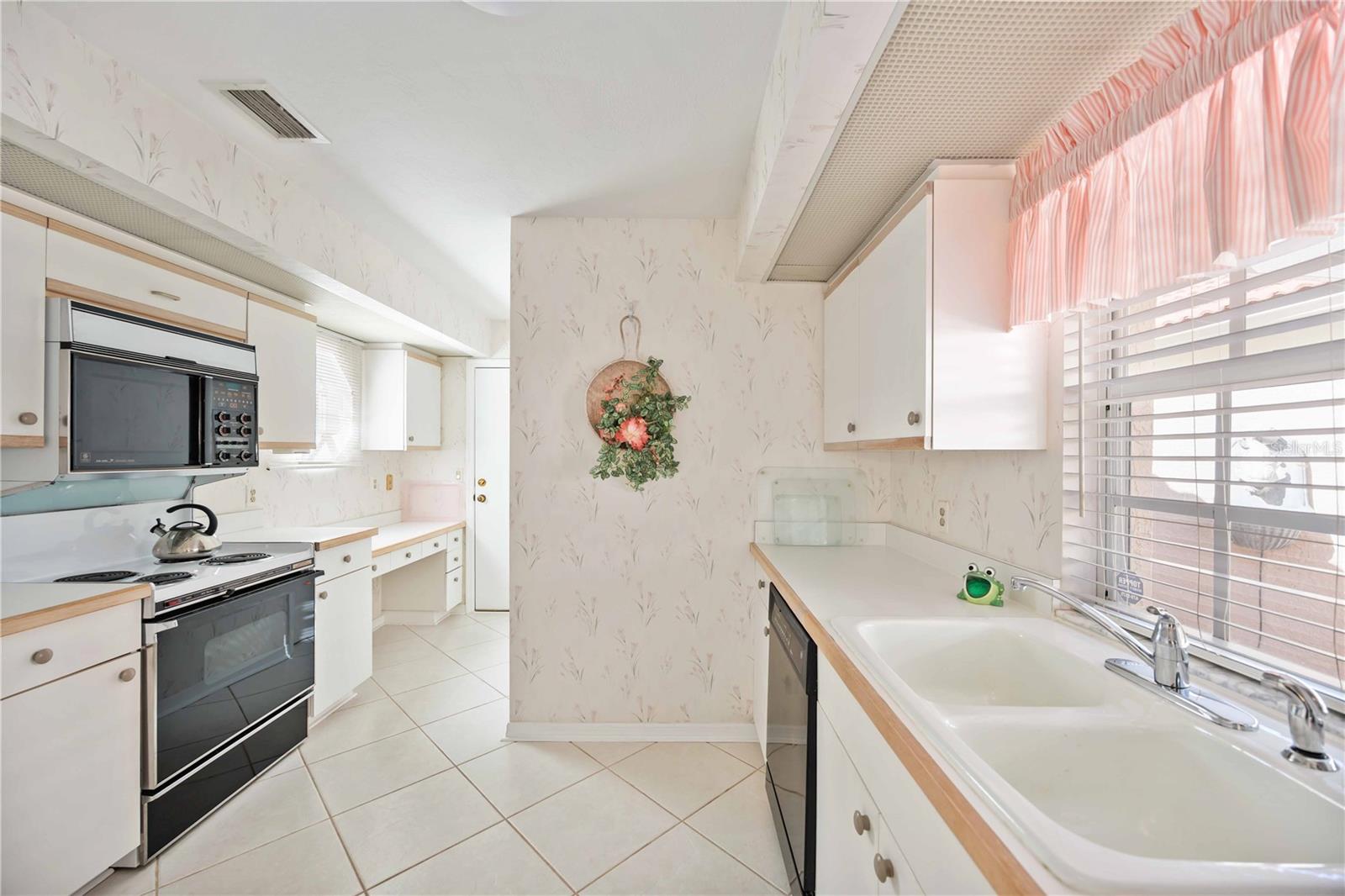 MEADOWS THE - Residential