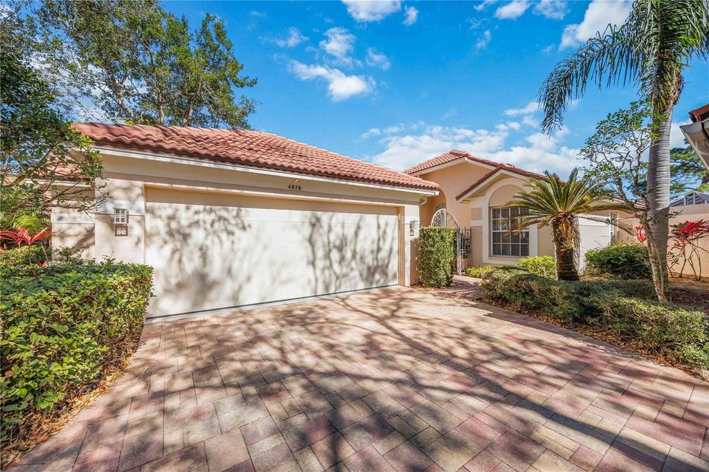 Photo of 4076 Lyndhurst Court, Sarasota, FL 34235 (MLS # A4681141)