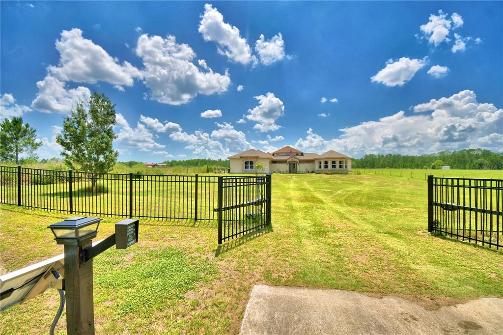 Photo of 13023 Sweet Hill Rd, Polk City, FL 33868 (MLS # G5114211)