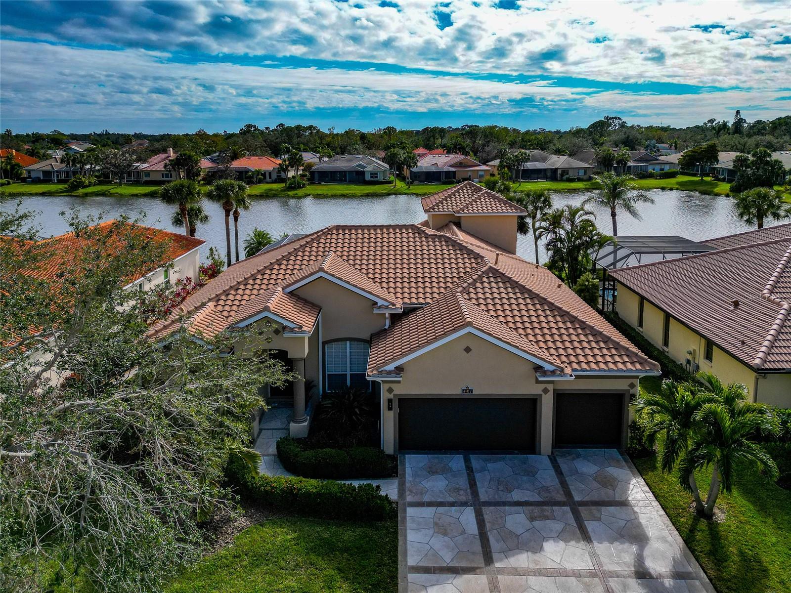 4917 SABAL LAKE CIRCLE