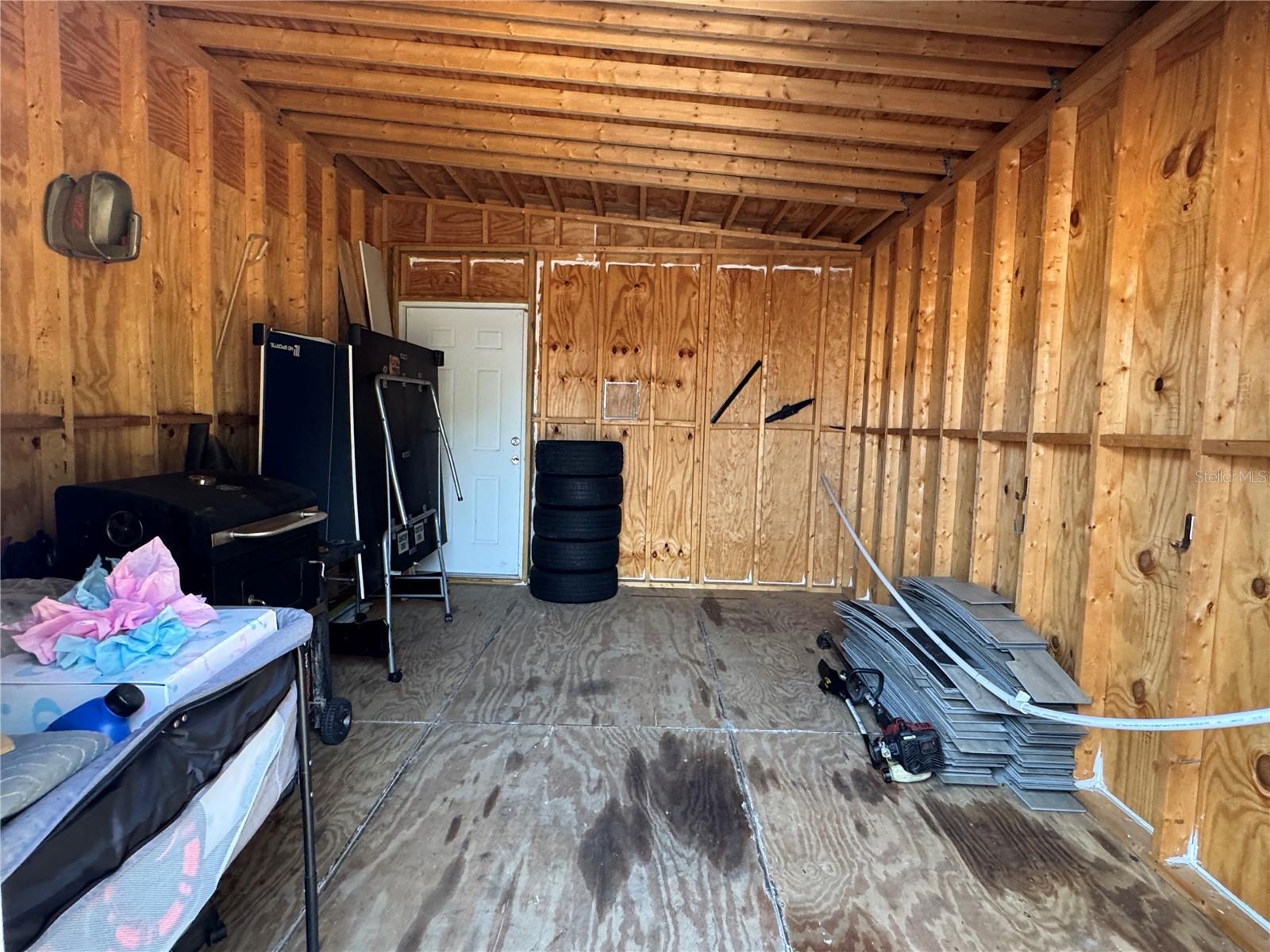 VILLAGE-LAKELAND - Residential