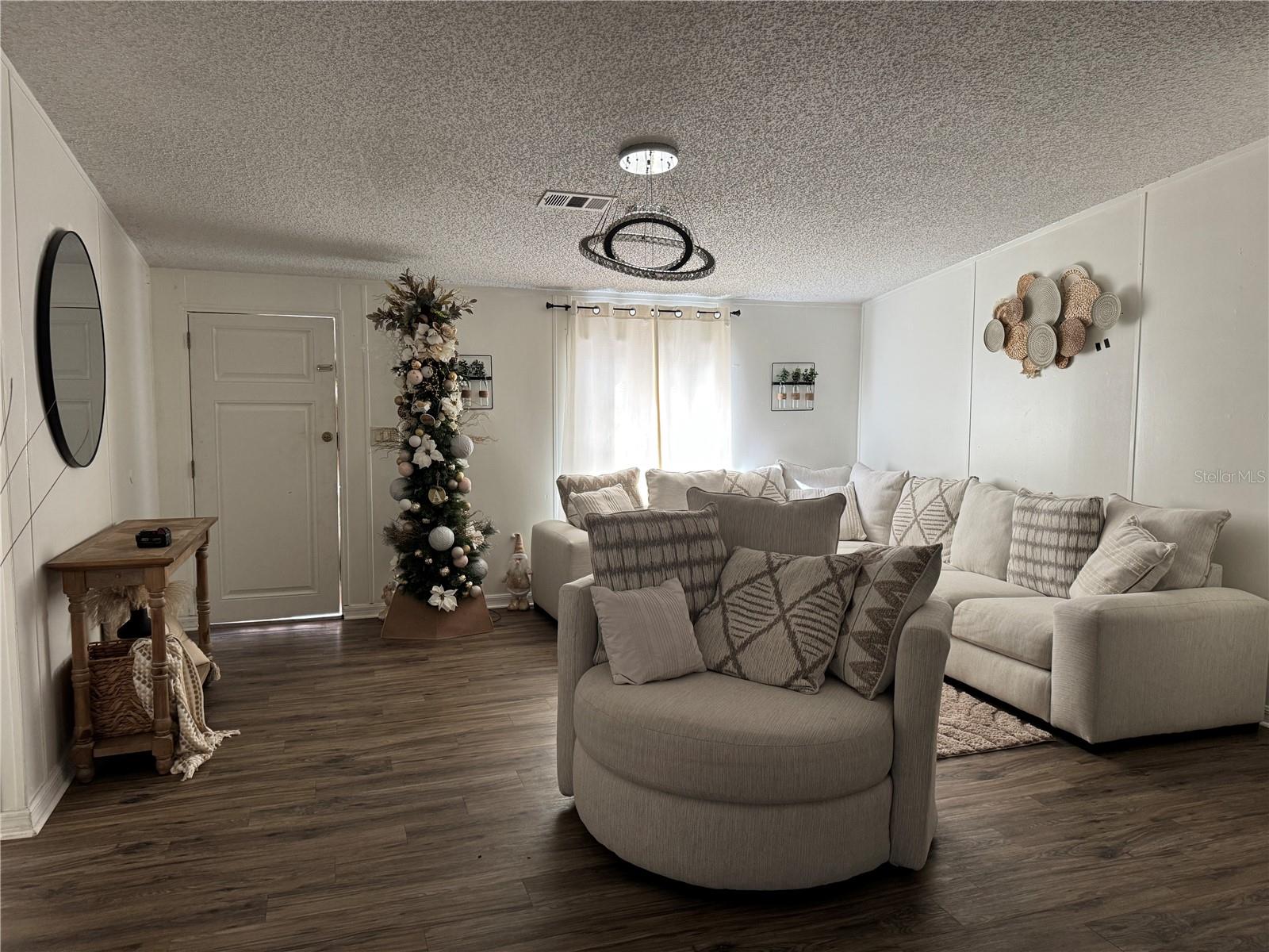 VILLAGE-LAKELAND - Residential