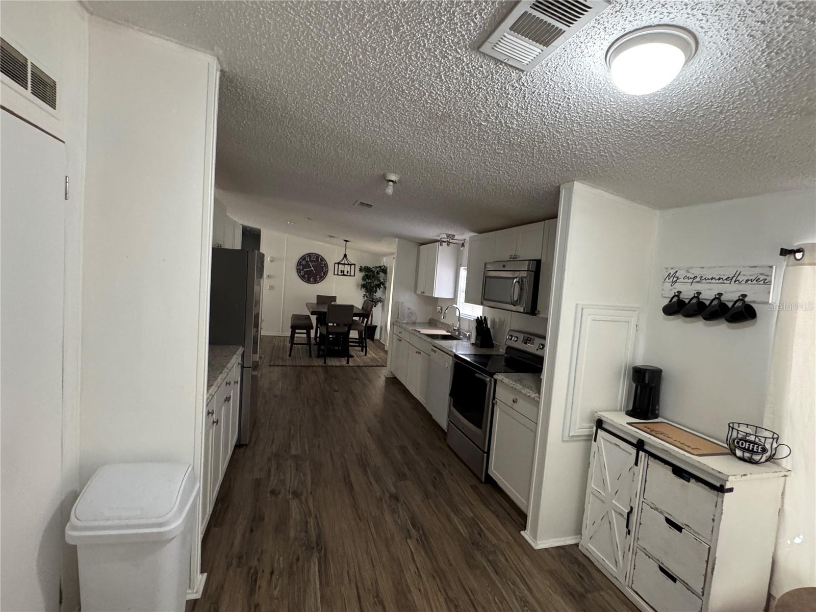 VILLAGE-LAKELAND - Residential