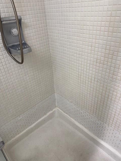 PENNWOOD MANOR - Residential Lease