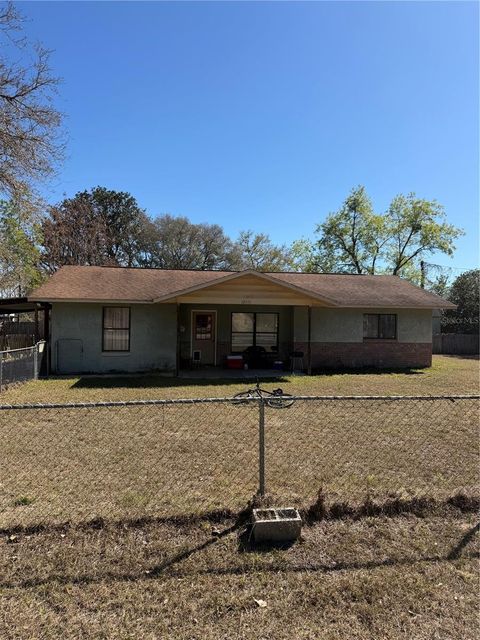 Photo of 12241 SE 99th Terrace, Belleview, FL 34420 (MLS # OM720724)