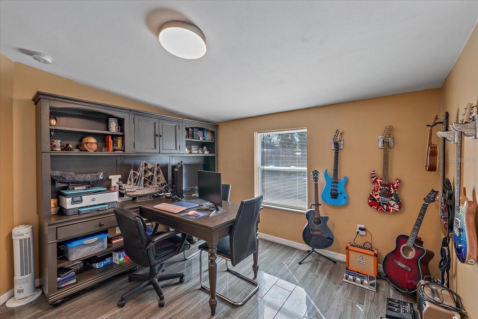 TUXEDO PARK - Residential