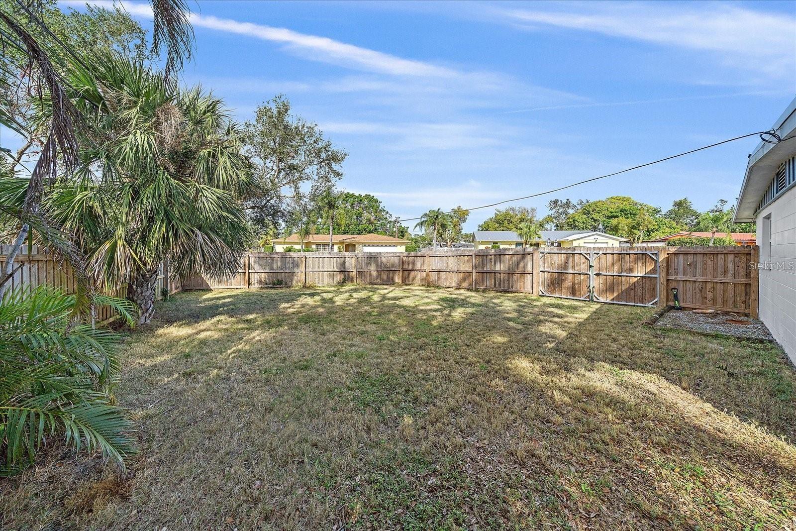 TUXEDO PARK - Residential