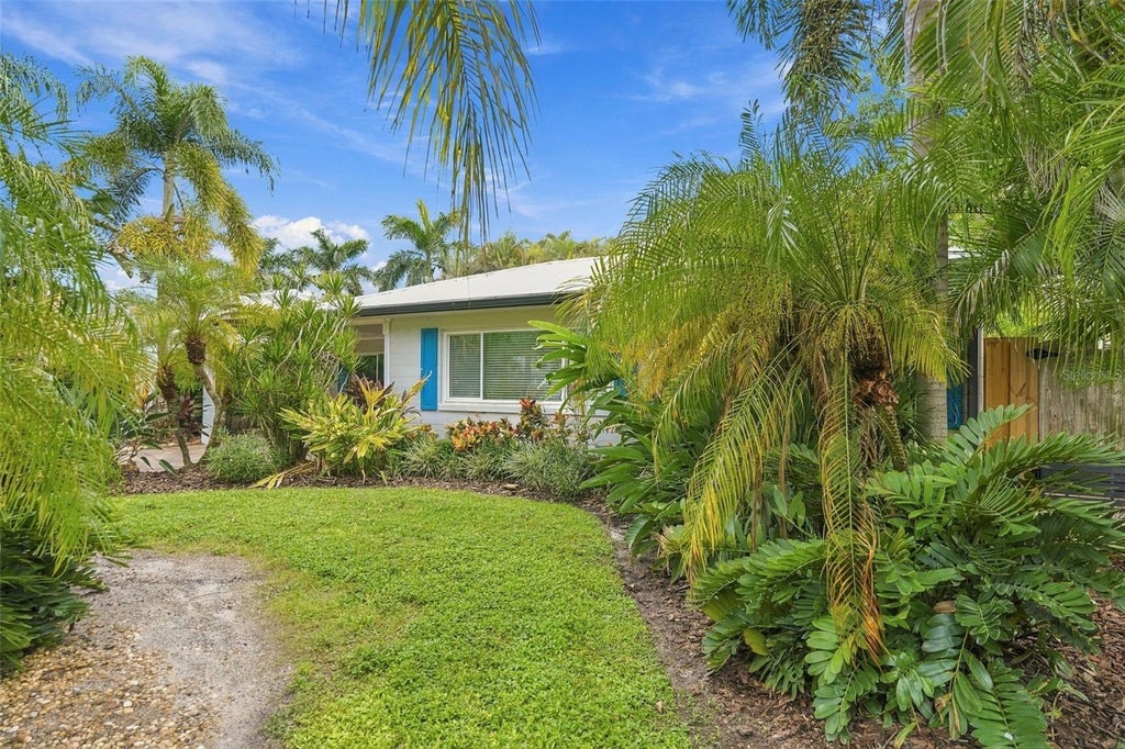 Photo of 2174 Bougainvillea Street, Sarasota, FL 34239 (MLS # A4708276)