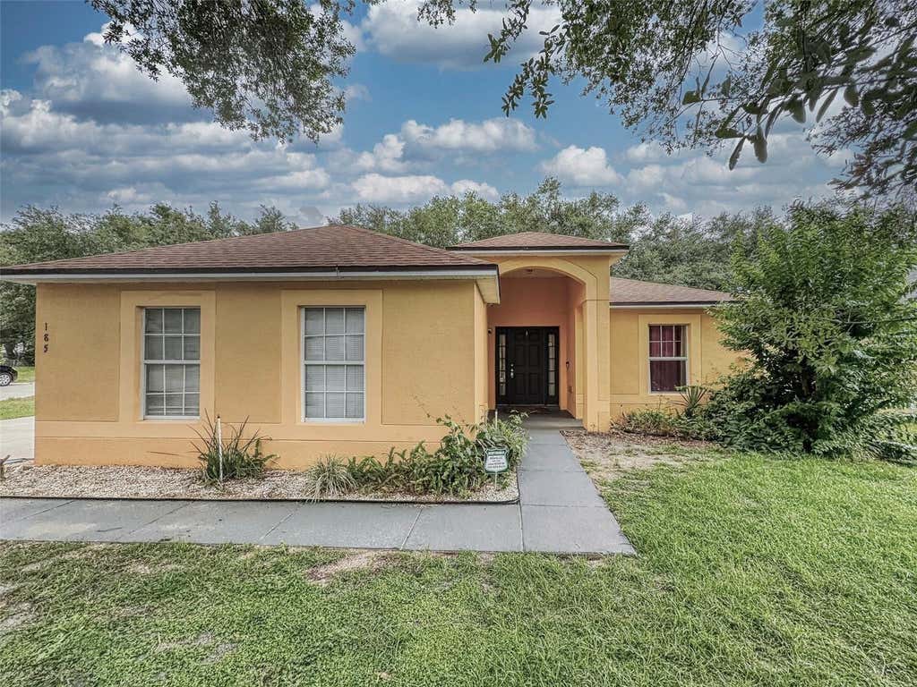 Photo of 185 Winding Cove Ave, Apopka, FL 32703 (MLS # O6418707)