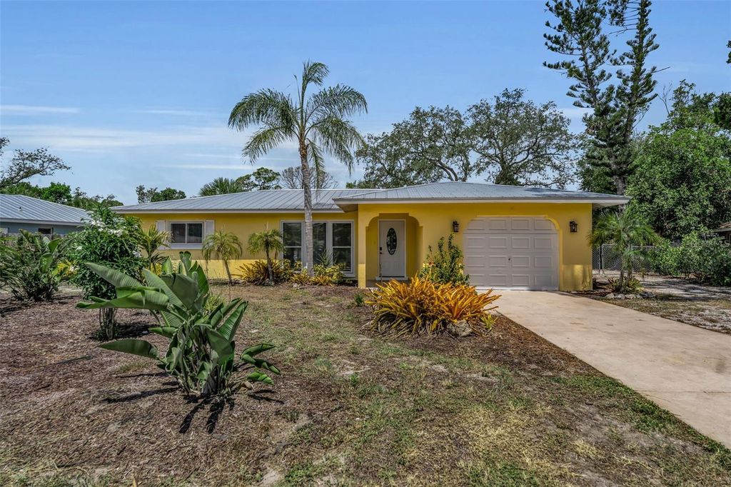 Photo of 355 Mcarthur Avenue, Sarasota, FL 34243 (MLS # A4695952)