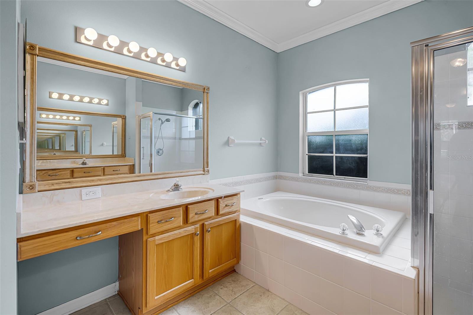 IVY LAKE ESTATES - Residential