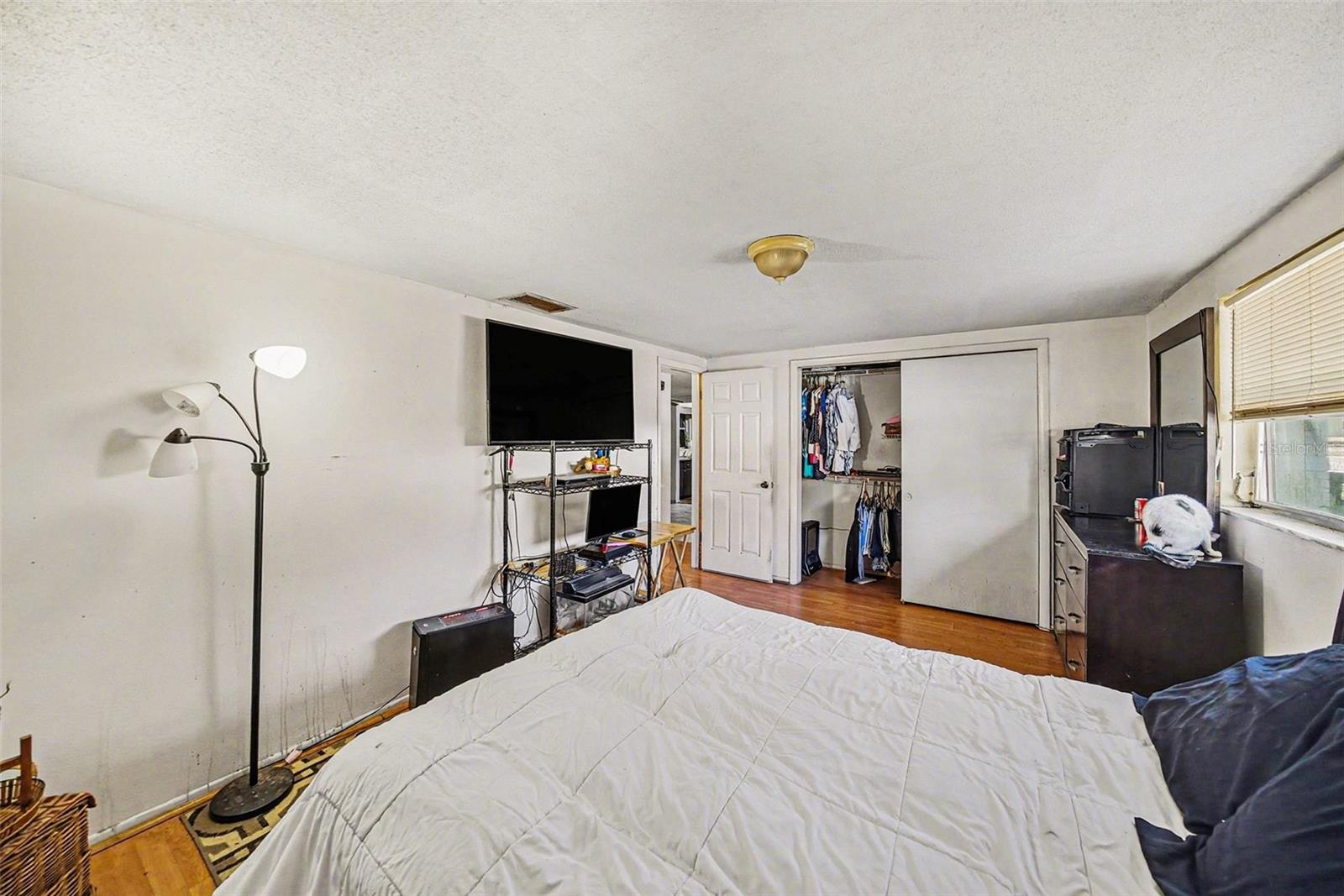 COUNTRY ESTATES - Residential