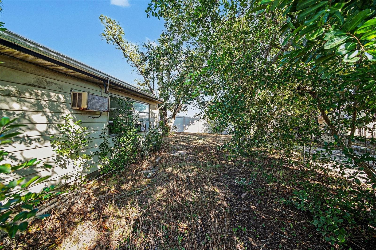 COUNTRY ESTATES - Residential