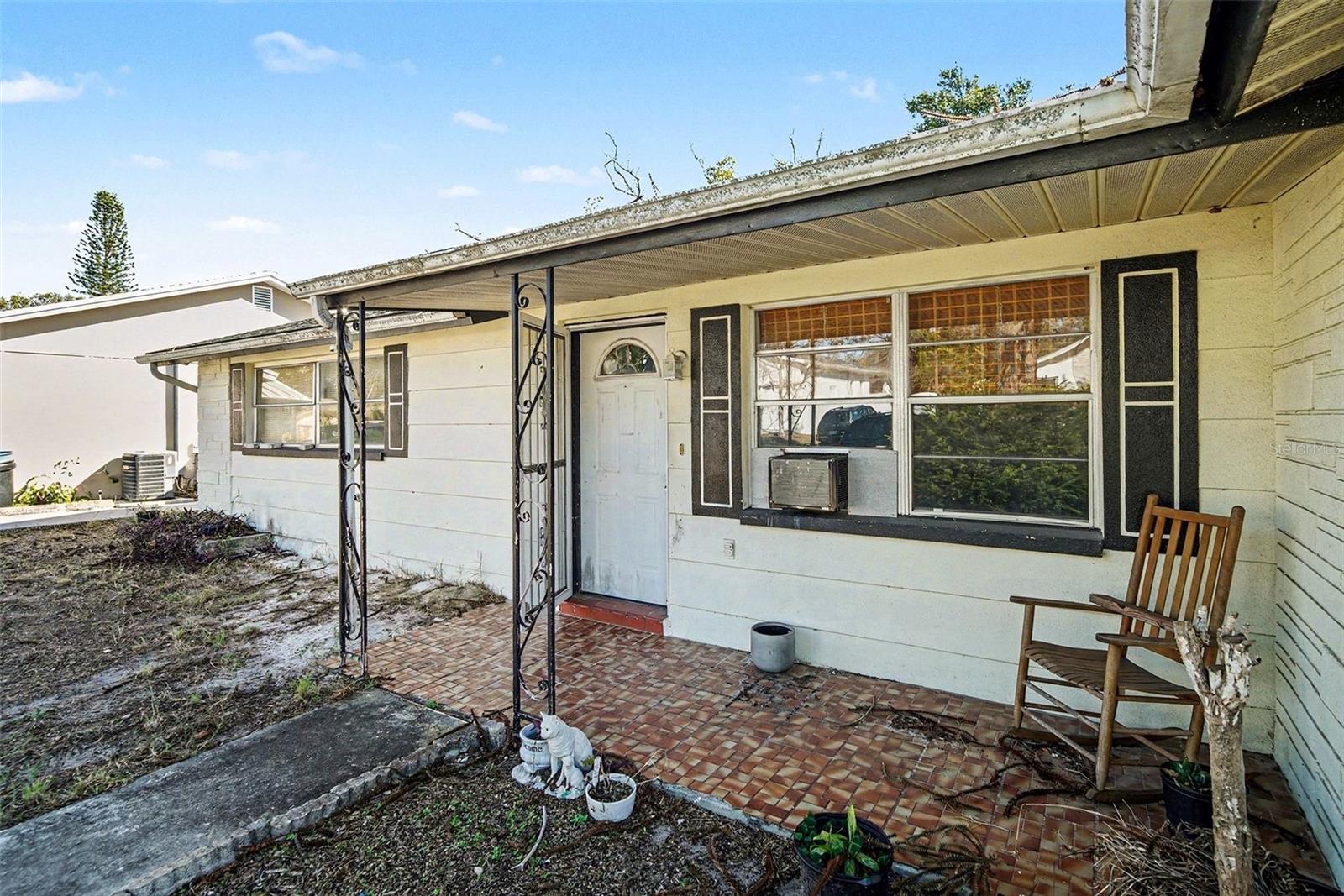 COUNTRY ESTATES - Residential