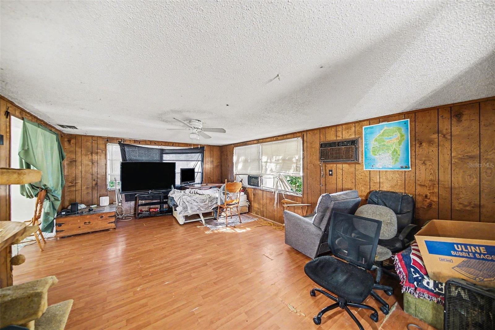 COUNTRY ESTATES - Residential