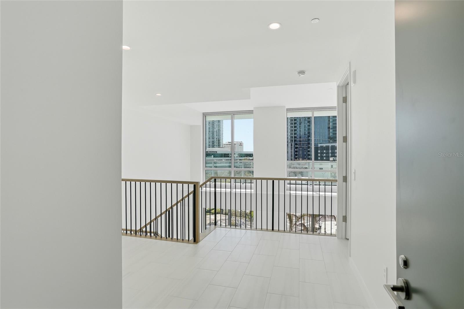 400 CENTRAL - Residential