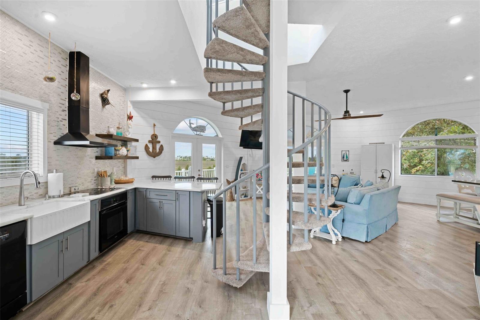 HERNANDO BEACH - Residential