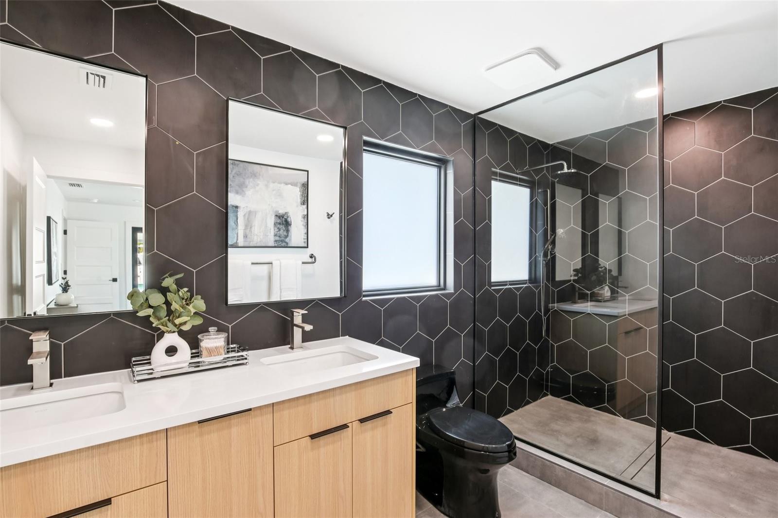 CAPRI ISLE SUB - Residential