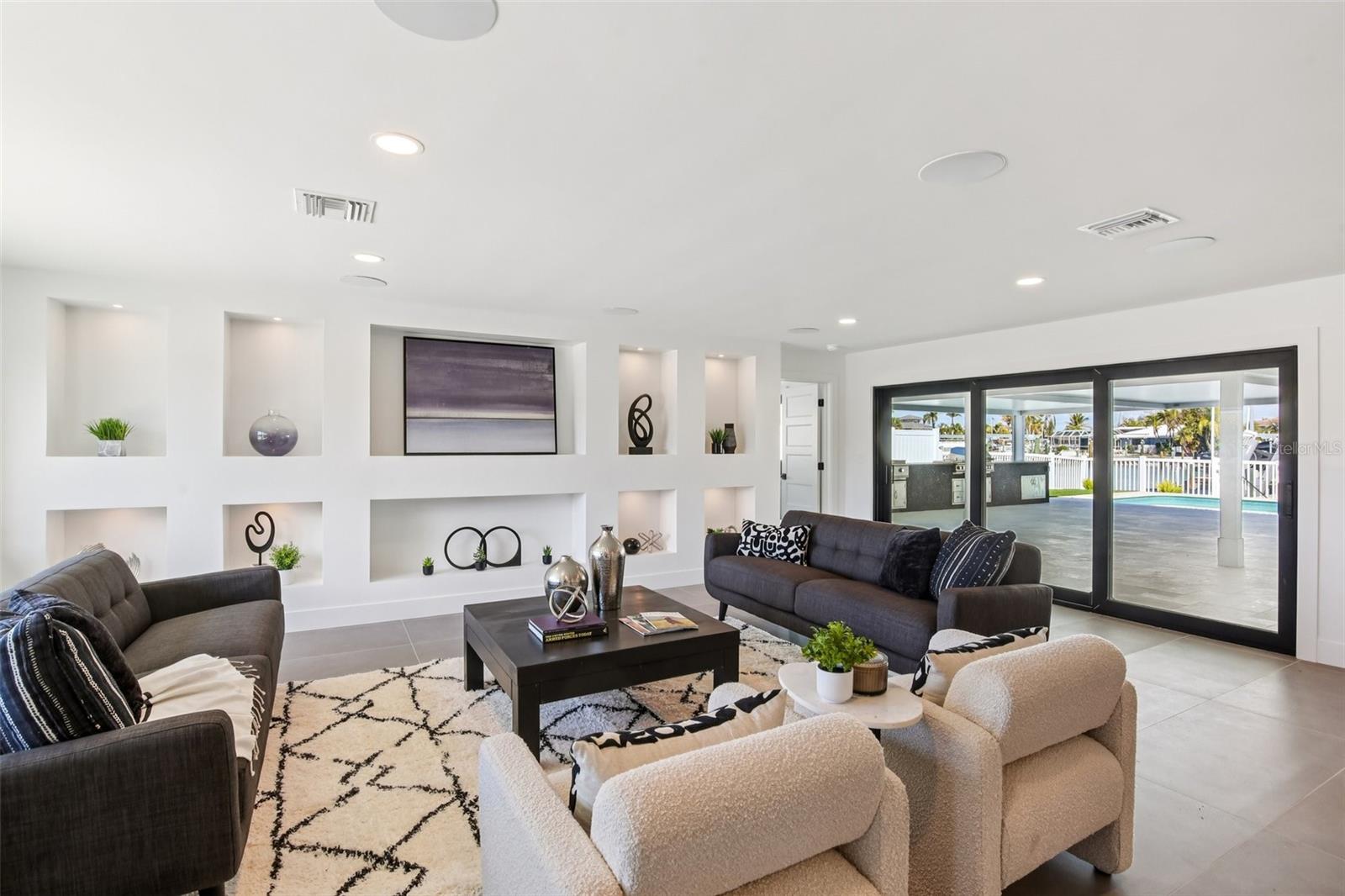 CAPRI ISLE SUB - Residential