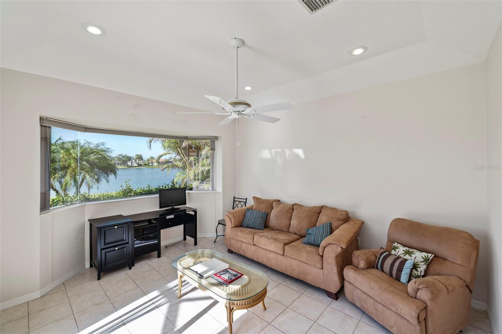 LAKE PEMBROKE SUB - Residential