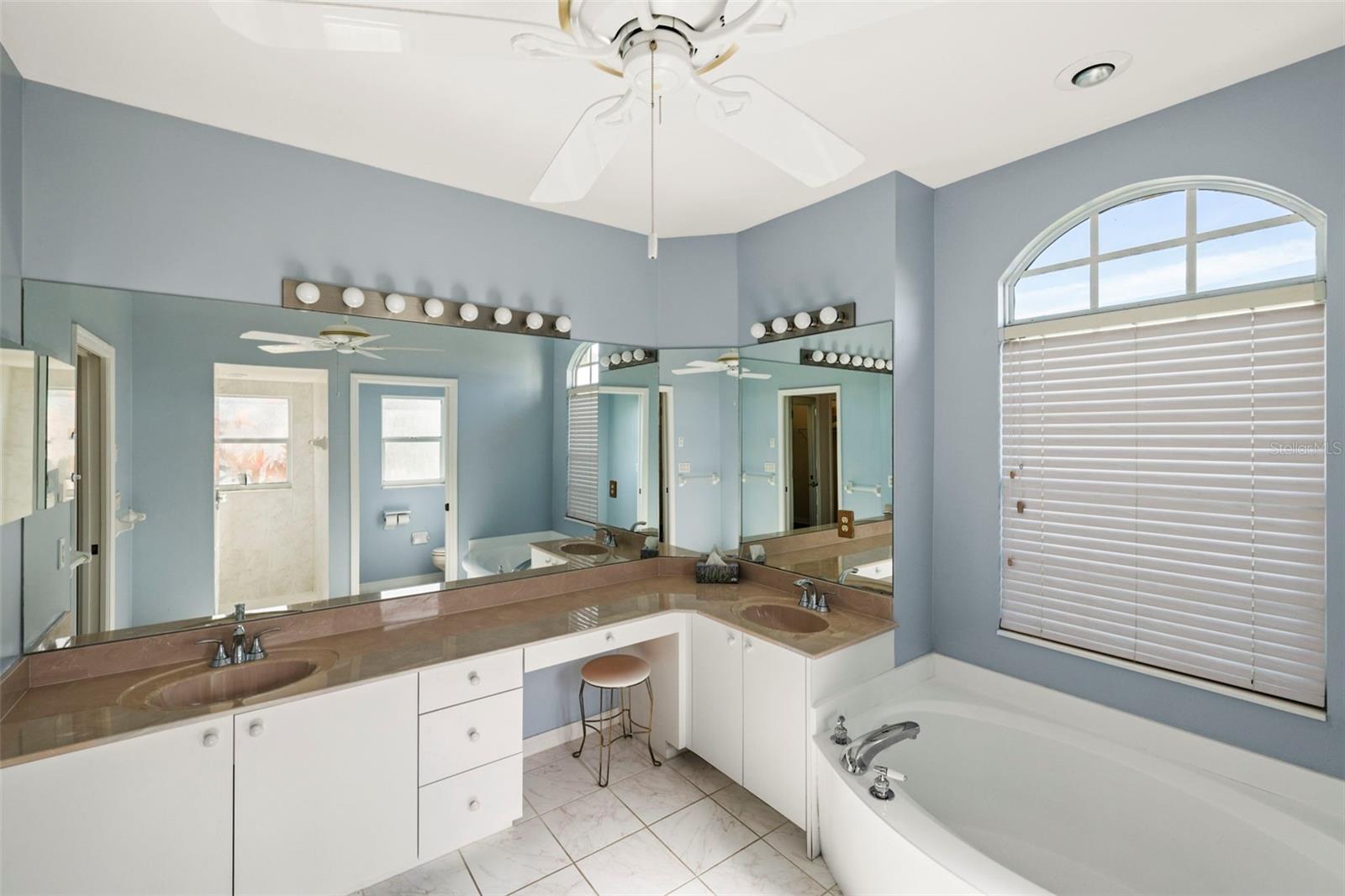 LAKE PEMBROKE SUB - Residential