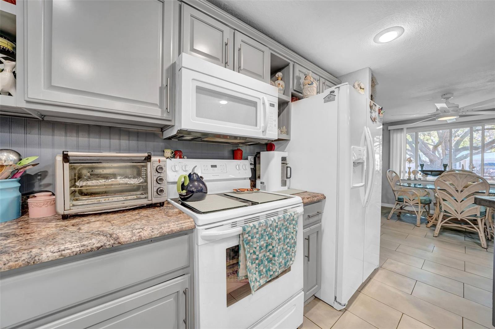 LAKEWOOD VILLAS - Residential