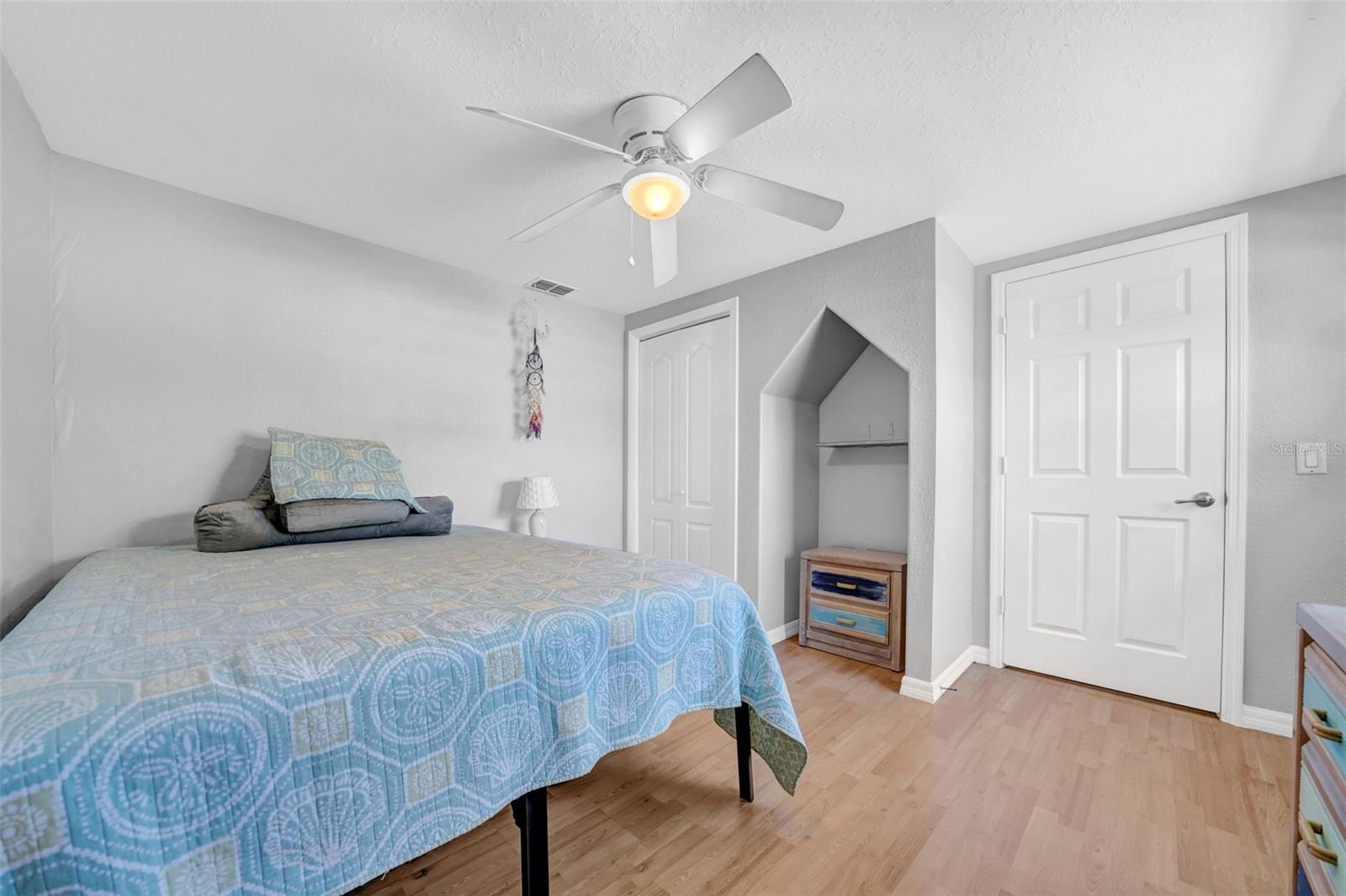 LAKEWOOD VILLAS - Residential