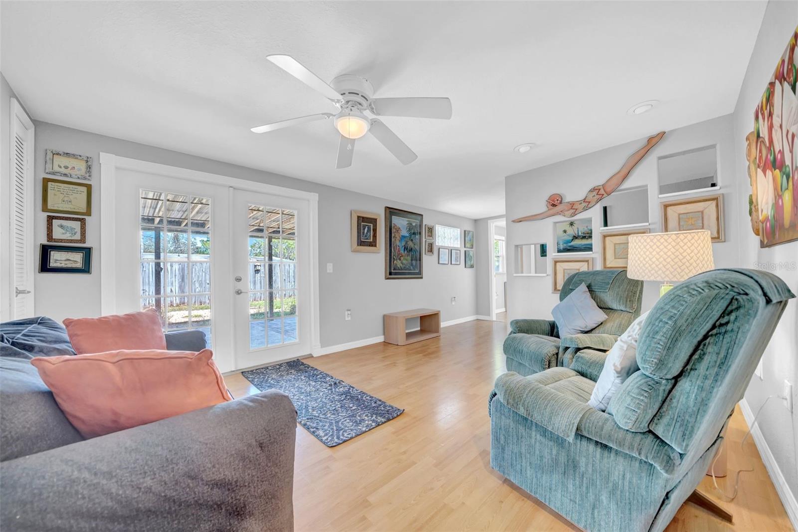 LAKEWOOD VILLAS - Residential