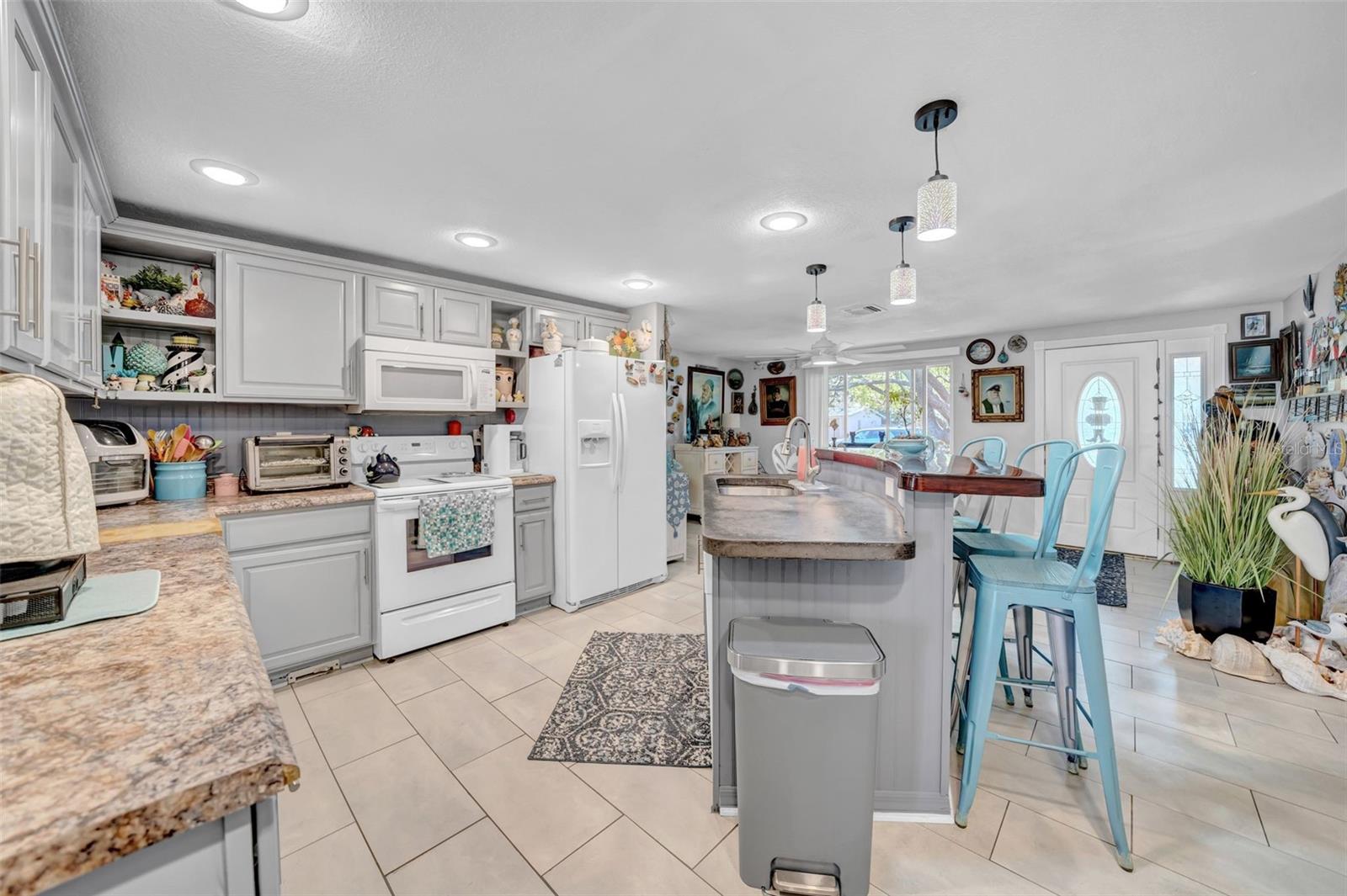 LAKEWOOD VILLAS - Residential