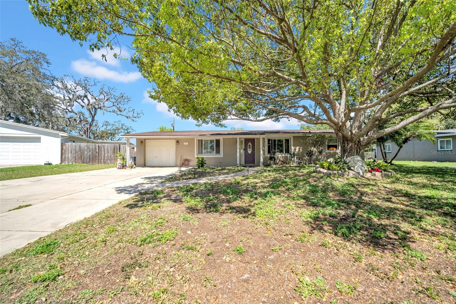 LAKEWOOD VILLAS - Residential