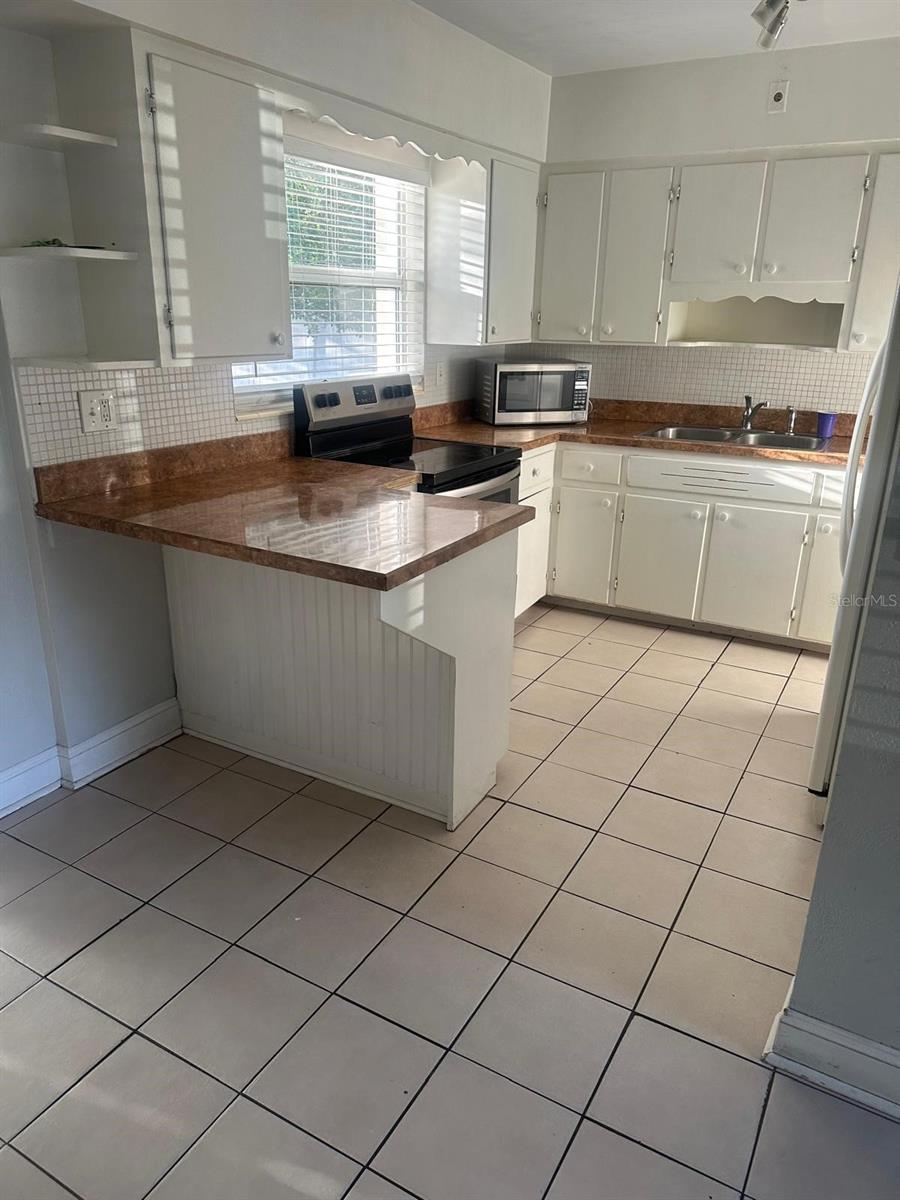 SUNNY MEAD HEIGHTS - Residential Lease