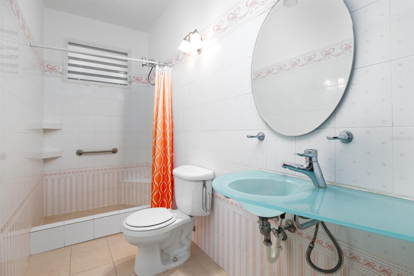 UNIVERSITY GARDENS - Residential