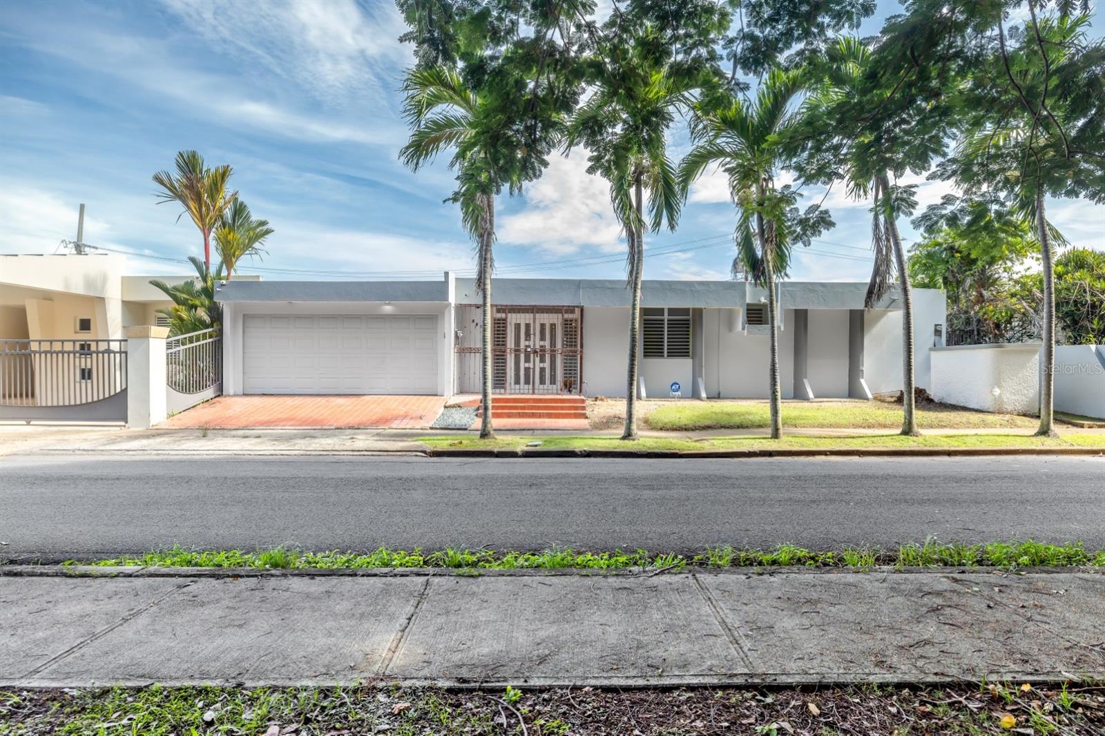 UNIVERSITY GARDENS - Residential