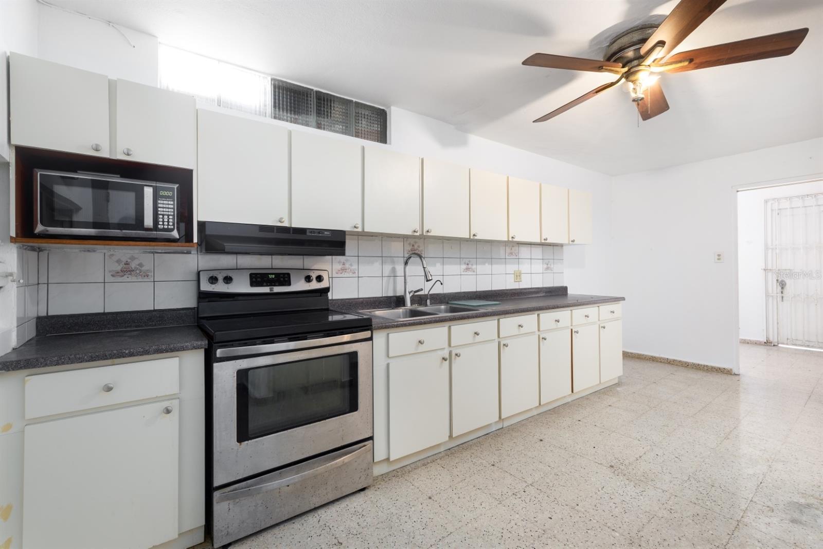 UNIVERSITY GARDENS - Residential