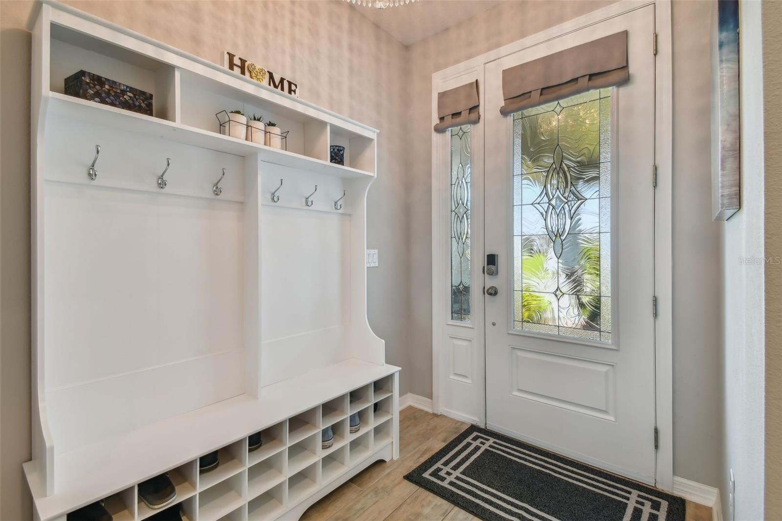 2433 SANTA VISTA LOOP