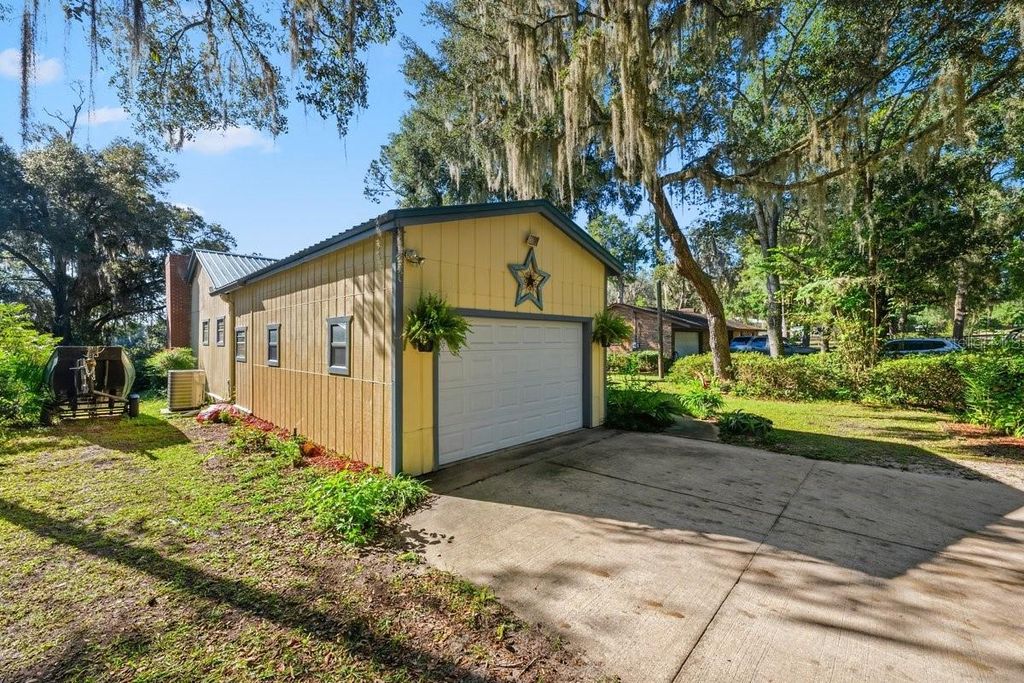Photo of 832 Lake Shore Terrace, Interlachen, FL 32148 (MLS # GC534819)